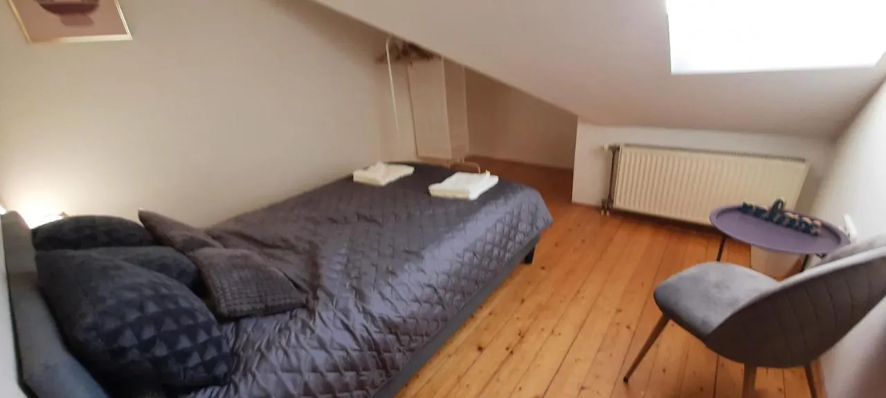 Hi-Bp Garden City Batsanyi Apartment 3 Rooms, Apartment Upstairs Near The City Train With Free Parking Budapest