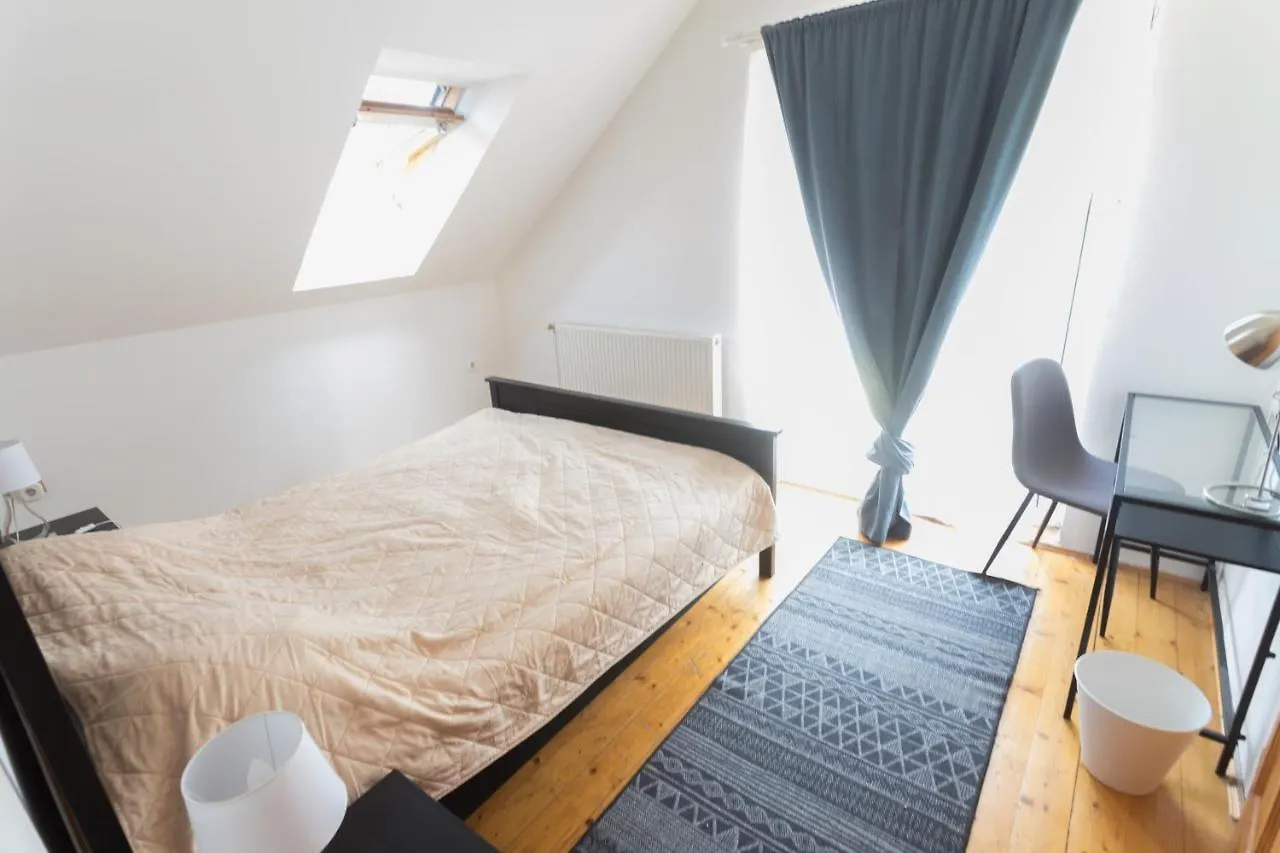 Hi-Bp Garden City Batsanyi Apartment 3 Rooms, Apartment Upstairs Near The City Train With Free Parking Budapest