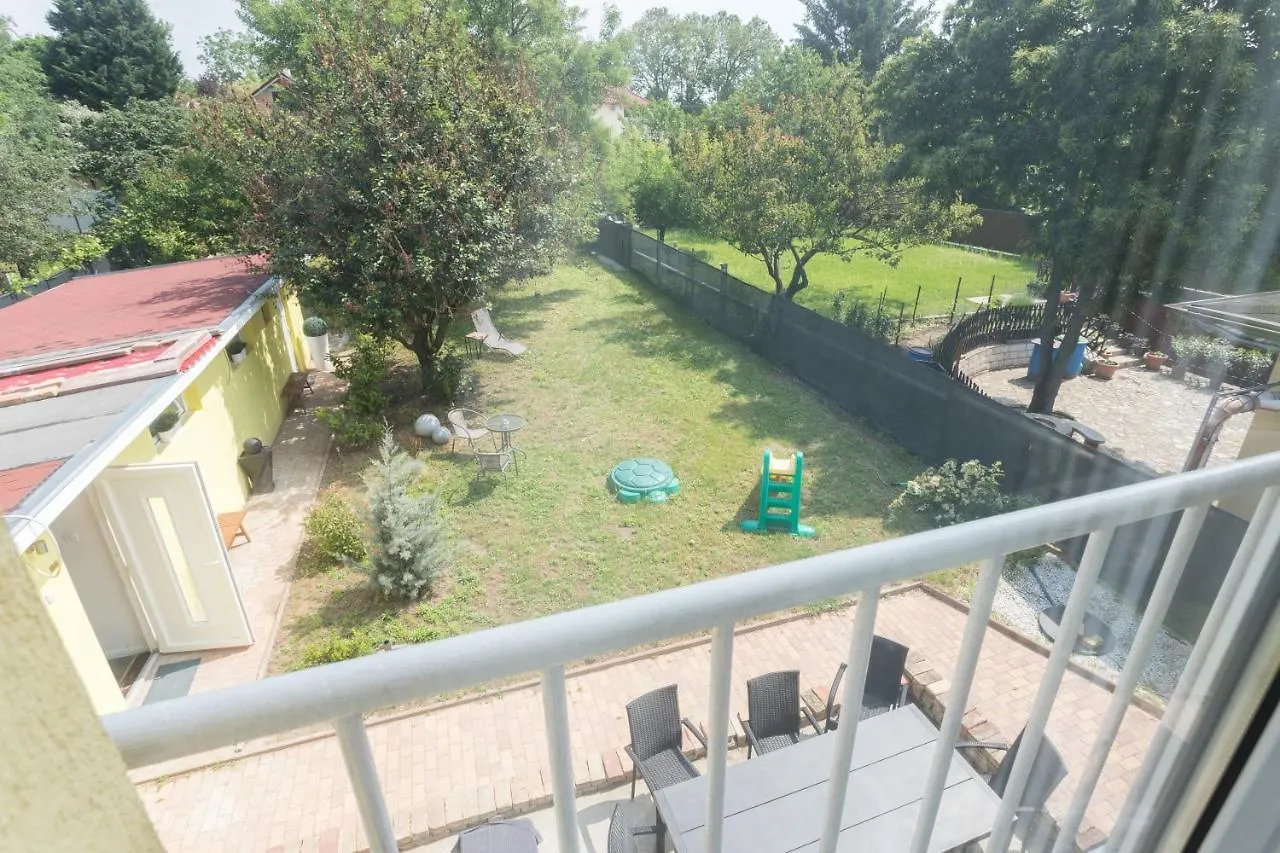 Hi-Bp Garden City Batsanyi Apartment 3 Rooms, Apartment Upstairs Near The City Train With Free Parking Budapest